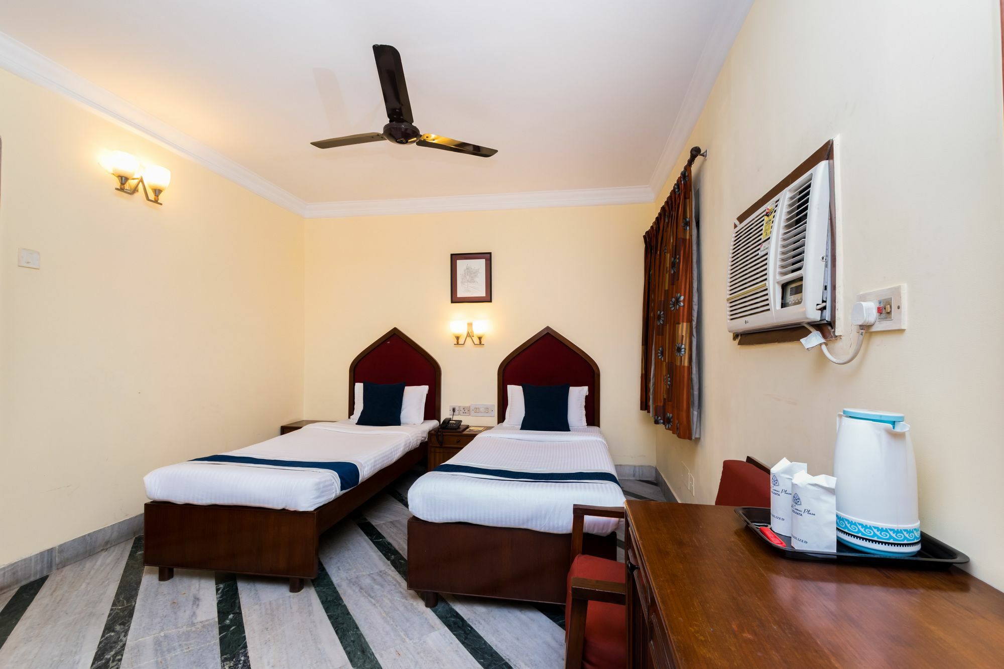 Oyo 4621 Hotel Camac Plaza โกลกาตา ภายนอก รูปภาพ
