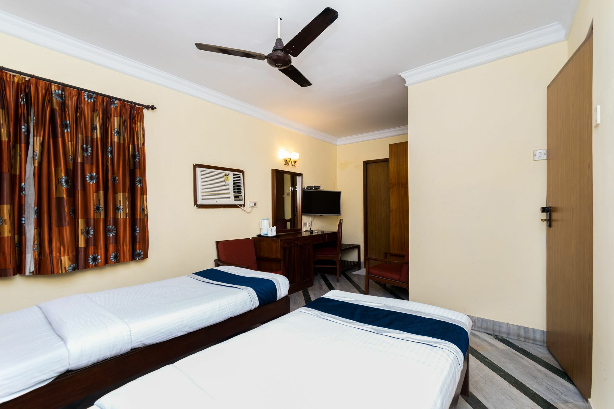 Oyo 4621 Hotel Camac Plaza โกลกาตา ภายนอก รูปภาพ