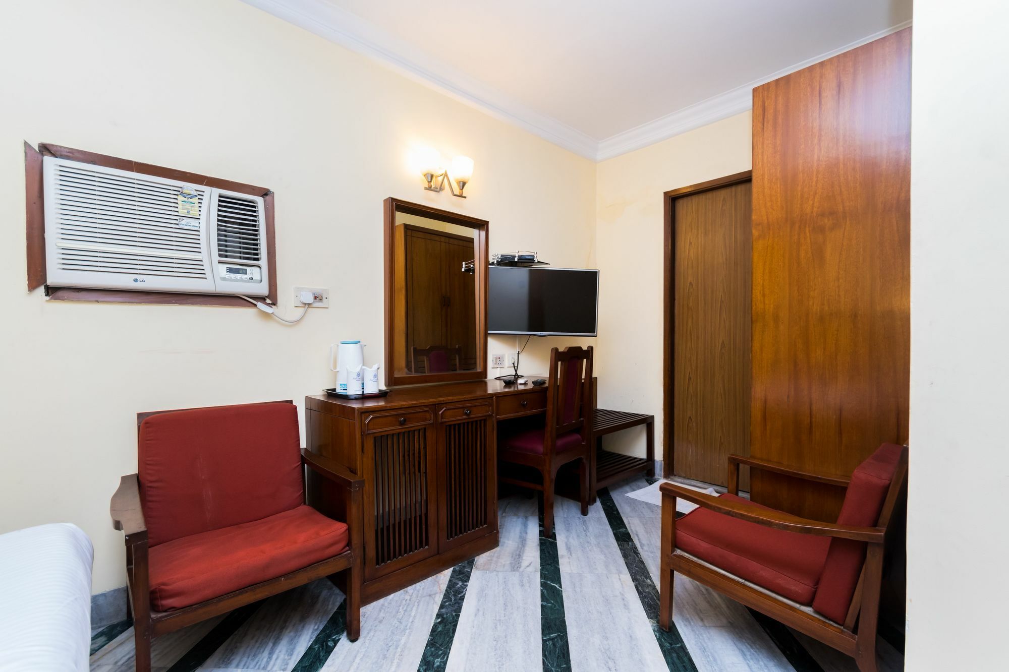 Oyo 4621 Hotel Camac Plaza โกลกาตา ภายนอก รูปภาพ
